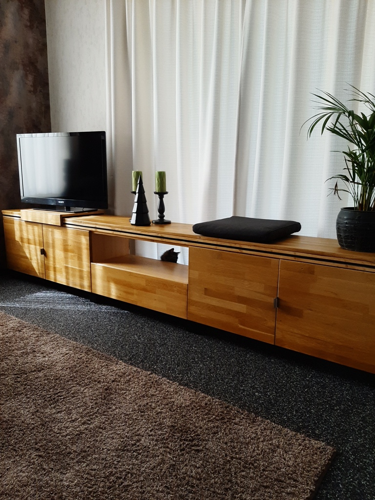barsten dubbel plaag Drie meter lang tv meubel, gemaakt van gerecycled hout - Boemklaar  Meubelmakers